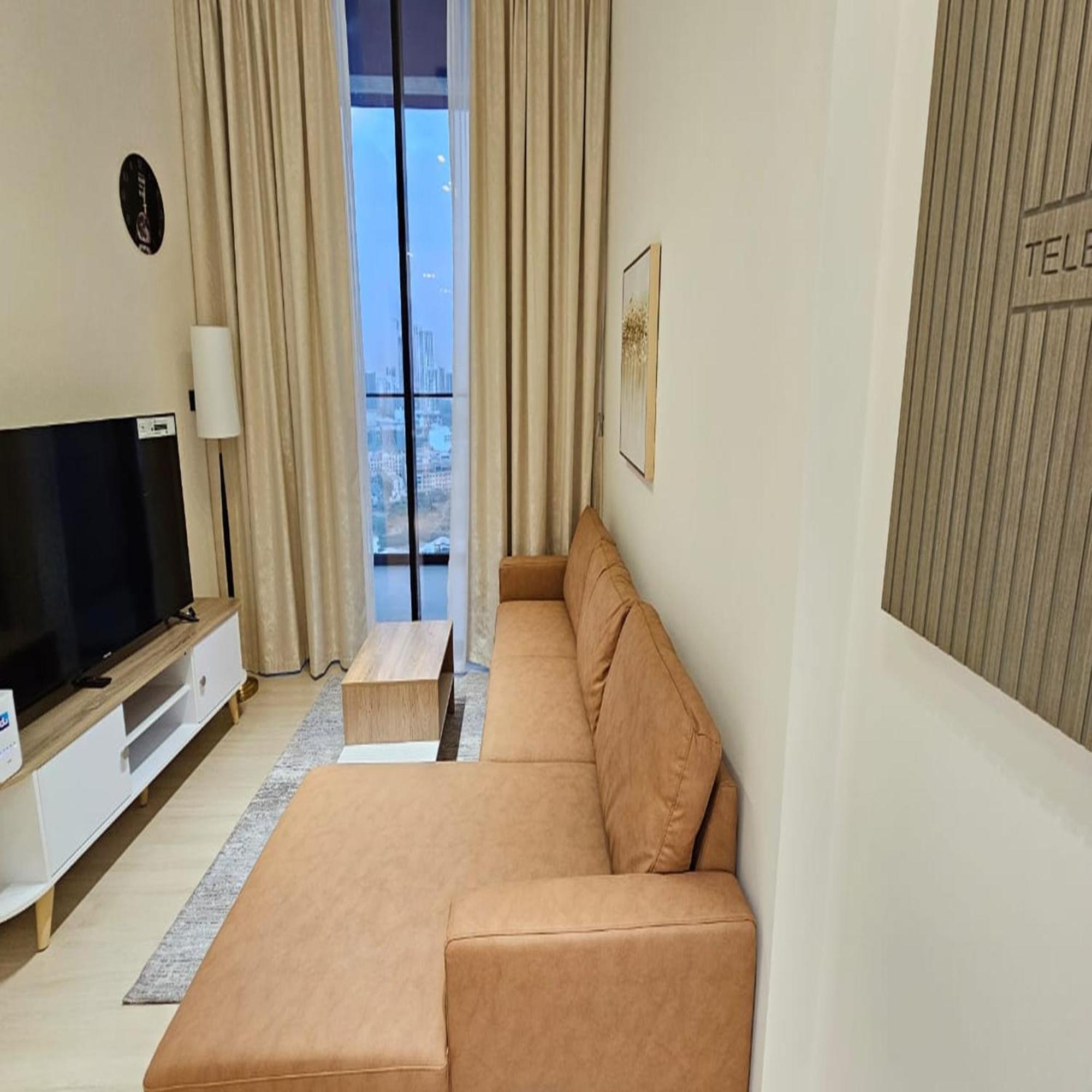 Luxury Belvilla 1br Pool View In Jvc *
